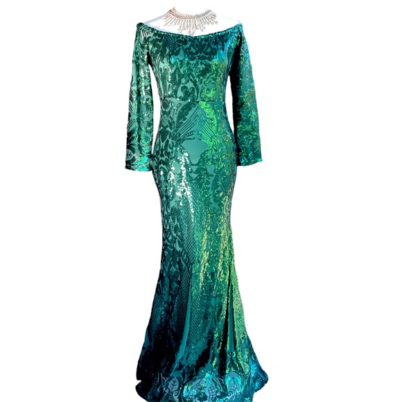 Emerald Green Sequin Off Shoulder Long Sleeve Mermaid Gown. B22 - Picture 17 of 17